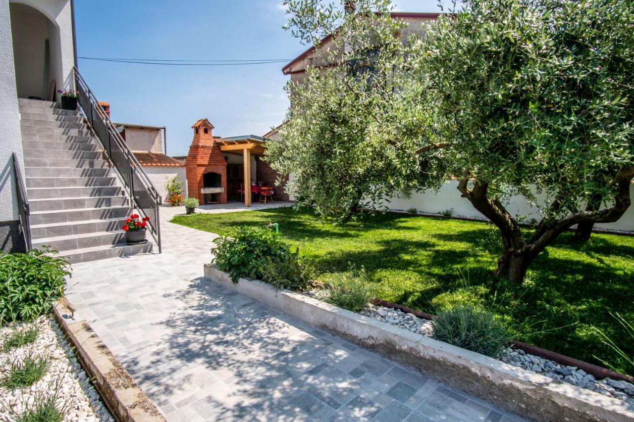 House Nada Apartman Muntic Bagian luar foto