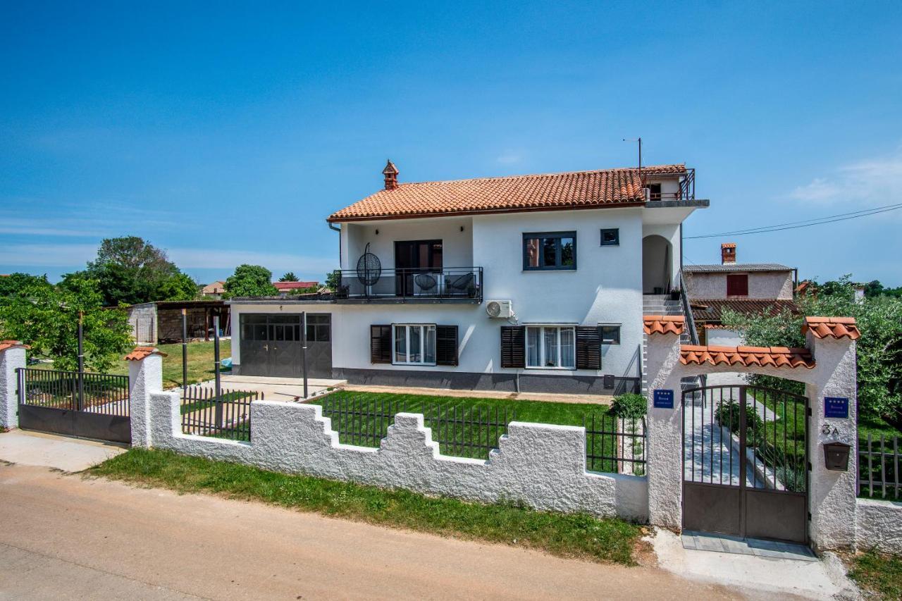 House Nada Apartman Muntic Bagian luar foto