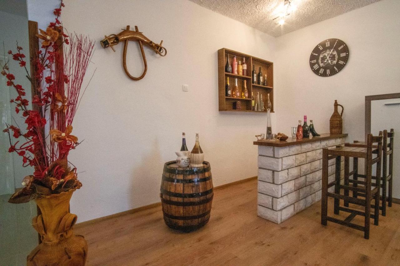 House Nada Apartman Muntic Bagian luar foto