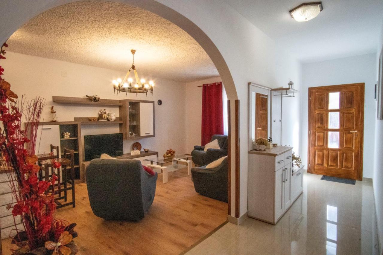 House Nada Apartman Muntic Bagian luar foto