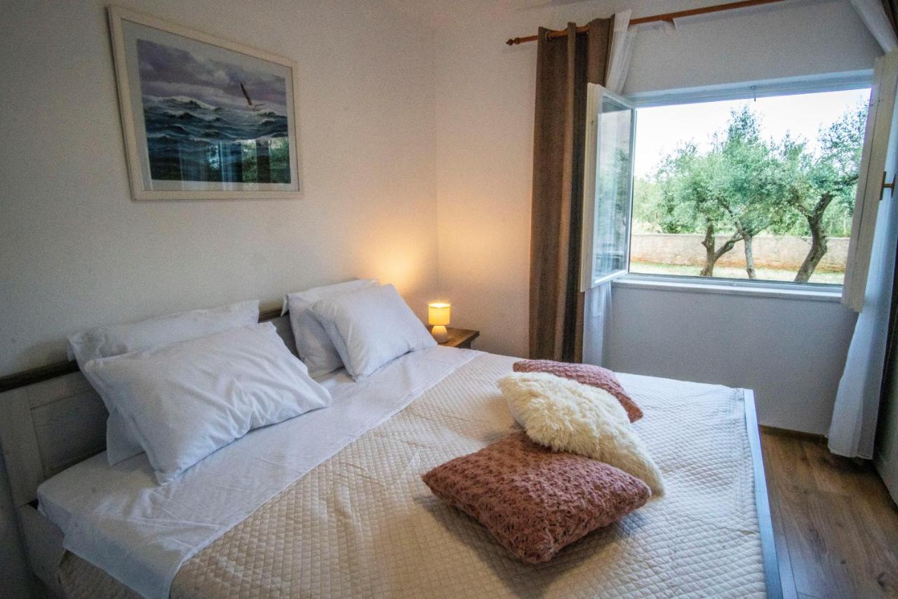 House Nada Apartman Muntic Bagian luar foto