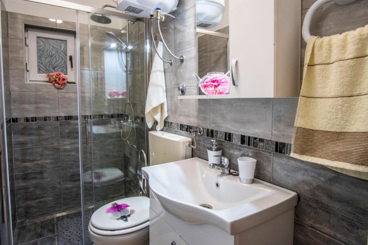 House Nada Apartman Muntic Bagian luar foto